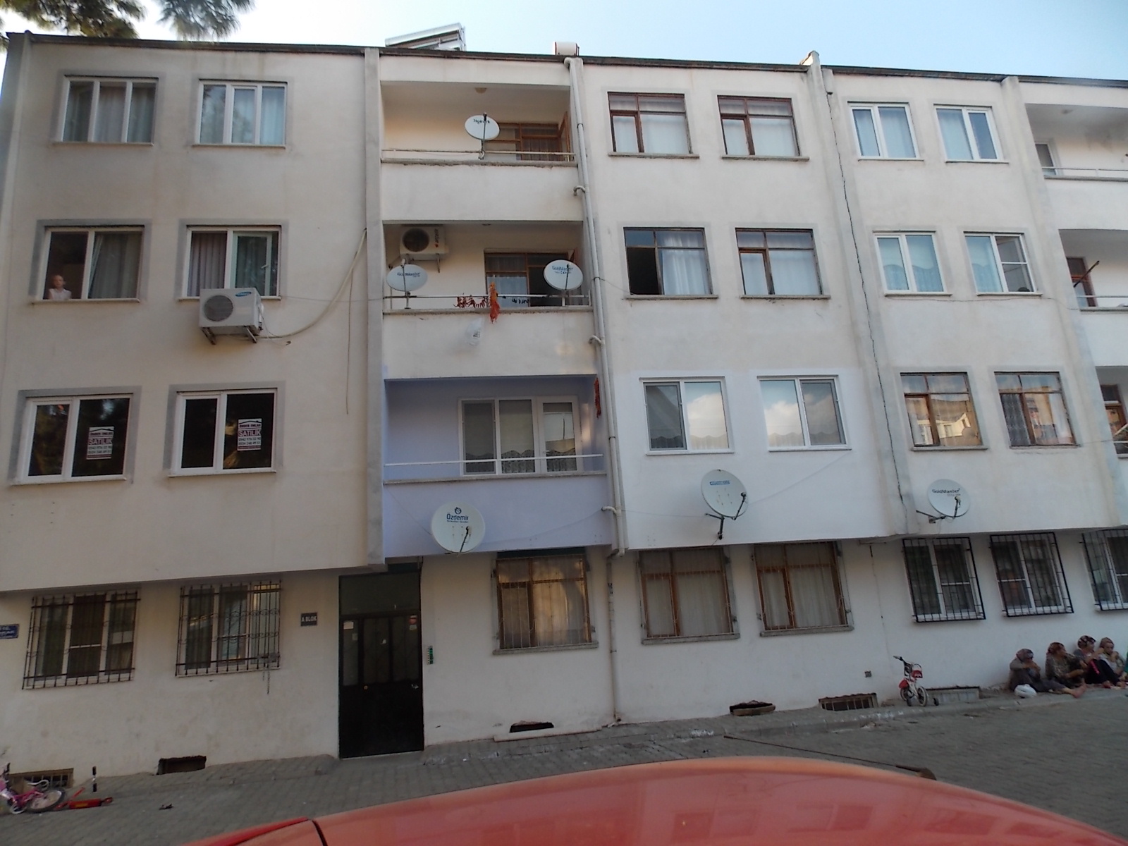 TUZCUMURAT MAH.SİNDE SATILIK MASRAFSIZ  DAİRE